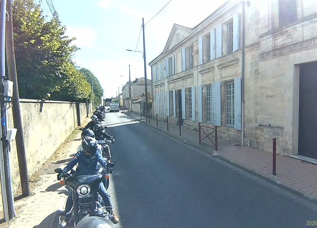 Traversée de bourg, direction Blaye.